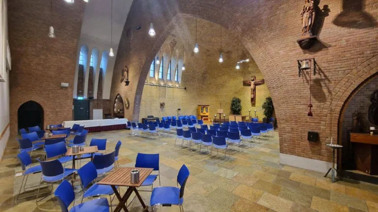 De Kerk gaat van het Klooster naar de Sandberg 58 | The Church from monastery to Sandberg 58